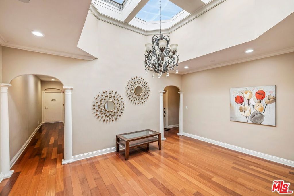 Properties 3 4741 Radford Avenue