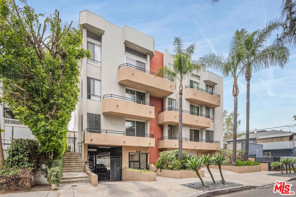 Properties 1 4741 Radford Avenue