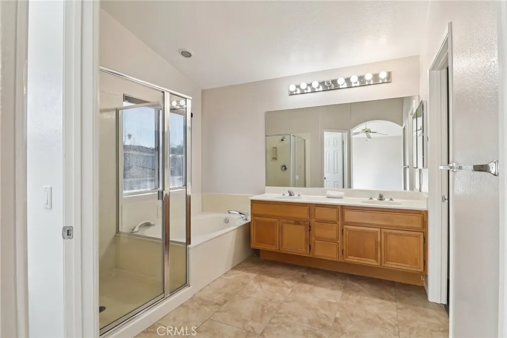 Oceanside, California 92057, United States, 4 Bedrooms Bedrooms, ,3 BathroomsBathrooms,Residential,Active,256469