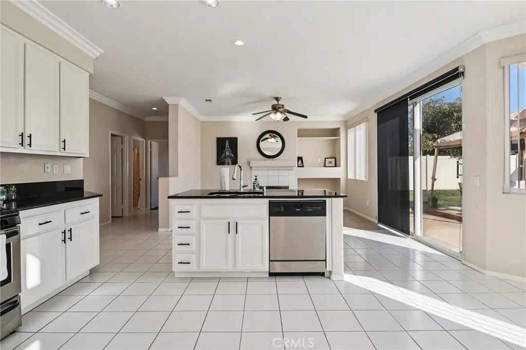 Oceanside, California 92057, United States, 4 Bedrooms Bedrooms, ,3 BathroomsBathrooms,Residential,Active,256469