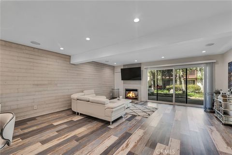 21551 Burbank # 114 Boulevard Woodland Hills CA 91367
