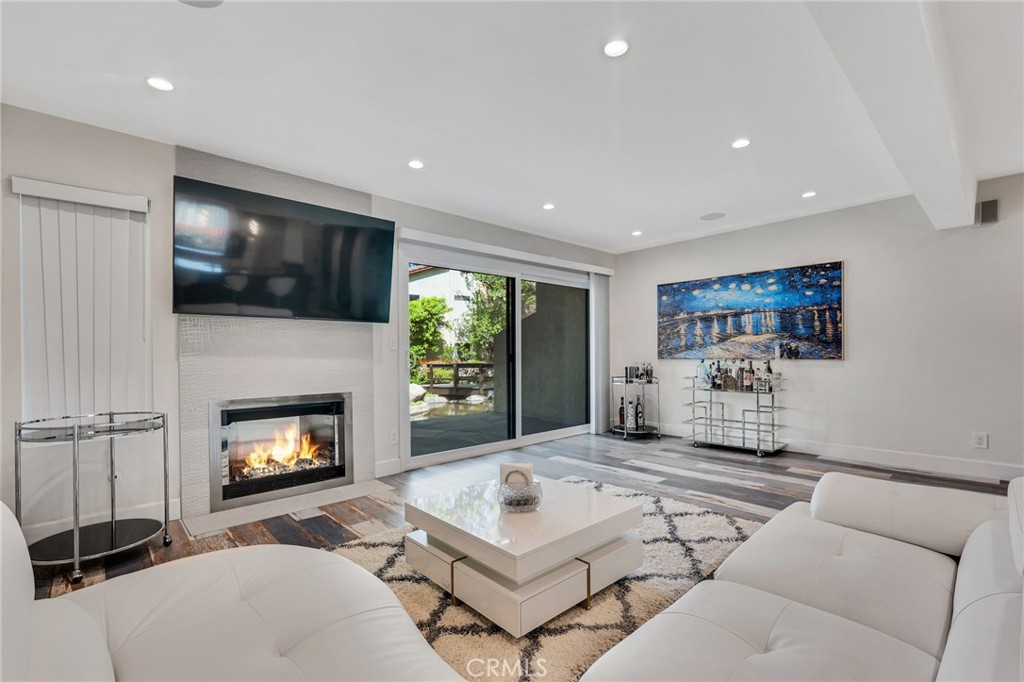 21551 Burbank # 114 Boulevard