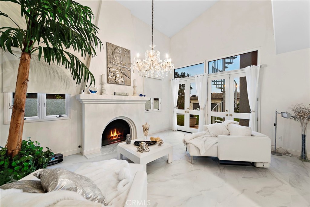 4026 Calle Lisa