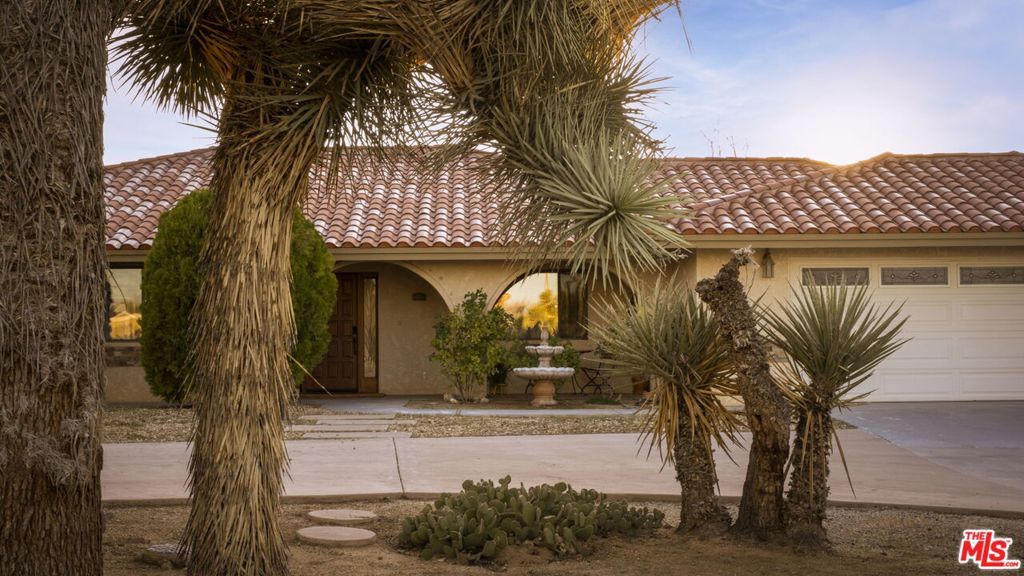 Photo of 58449 Joshua Lane, Yucca Valley, CA 92284 (MLS # 26641527)