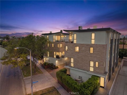 Photo of 5153 W Redondo Court, Los Angeles, CA 90019 (MLS # OC26076090)