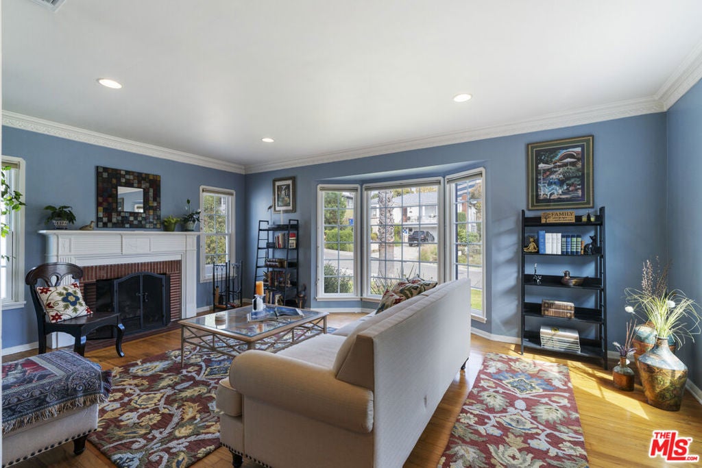 6032 W 74th Street