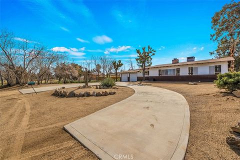 Photo of 56857 Anaconda Drive Dr, Yucca Valley, CA 92284 (MLS # JT26039976)