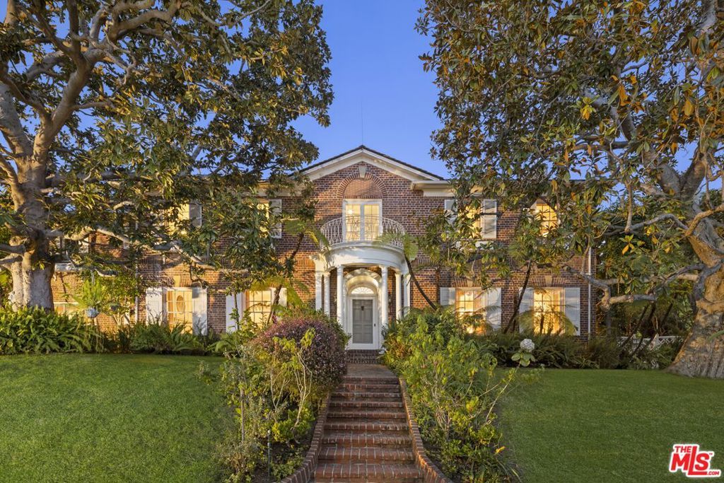 Photo of 214 S Beverly Glen Boulevard, Los Angeles, CA 90024 (MLS # 26671665)