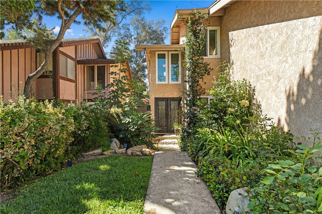15757 Country Club Dr