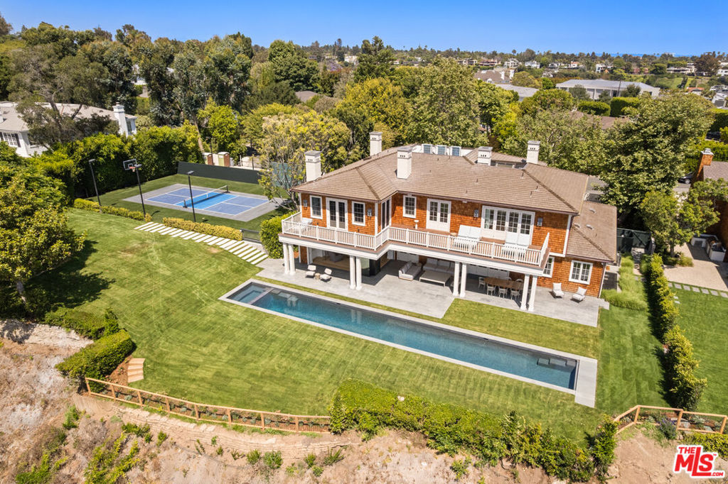 525 Spoleto Drive