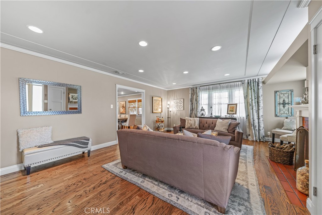 536 W Palm Drive