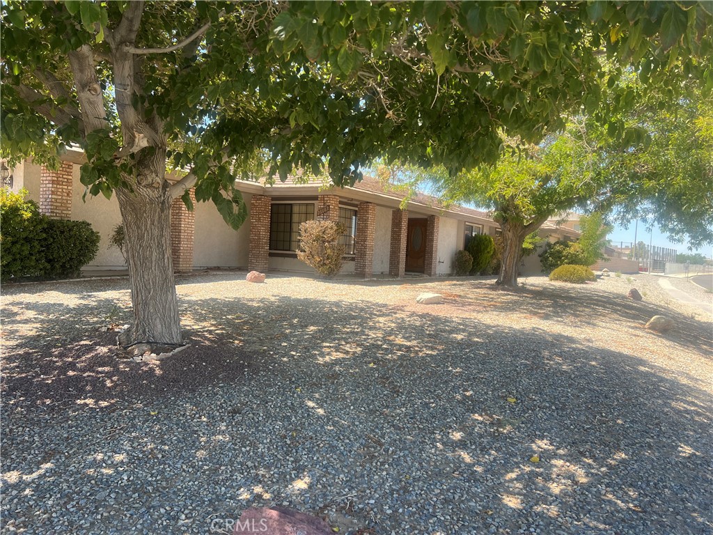 For Rent in Silver Lakes Resort Community!
Spacious 3 bedroom, 2 bath home offering 1,594 sq. ft. on a desirable corner lot. Features include a 2-car attached garage plus an additional garage on the opposite side of the home—perfect for extra storage, workshop space, or recreational toys. Located within walking distance to the high school, this property blends comfort and convenience.
As a tenant, you’ll enjoy full use of the incredible amenities Silver Lakes has to offer once the one-time $75 transfer fee is paid. The landlord transfers association rights so you can take advantage of: 27 holes of championship golf (3 nine-hole courses) Two private lakes for boating, fishing, and swimming, Clubhouse with pool, spa, fitness center, and community events Pickleball, tennis, and bocce ball courts Parks, equestrian center, and RV storage. And so much more!
Enjoy resort-style living every day in Silver Lakes.
