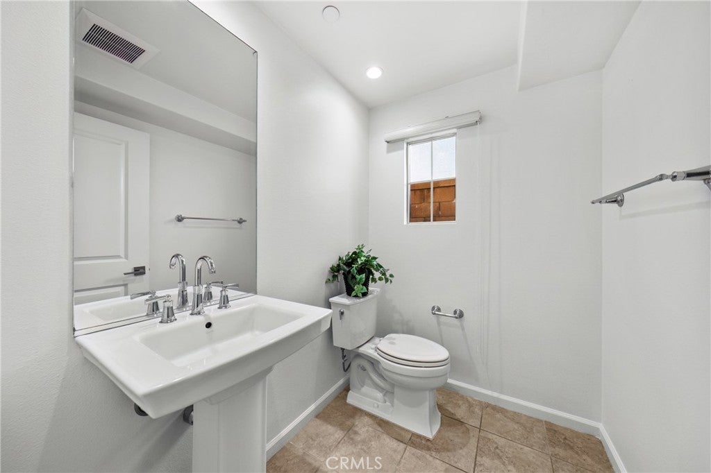 180 Frontier, Irvine CA 92620 - Photo 22