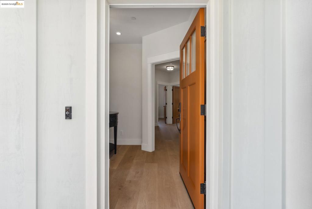 PIEDMONT AVENUE - Residential