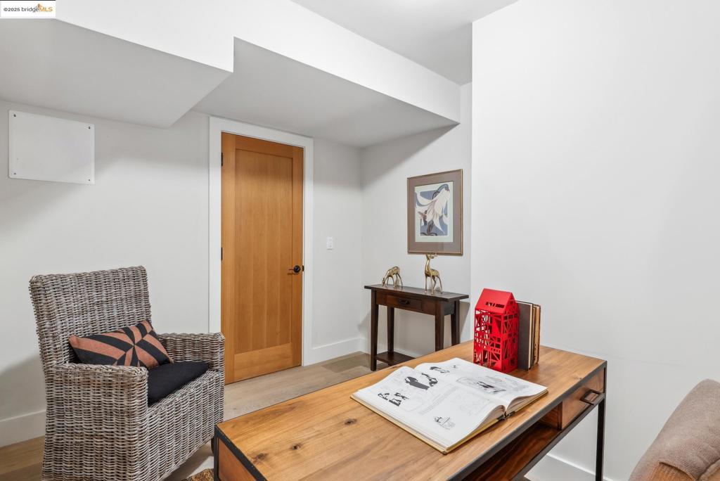 PIEDMONT AVENUE - Residential