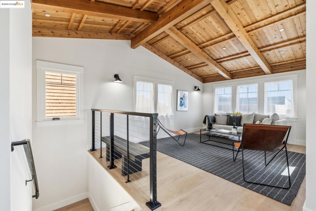 PIEDMONT AVENUE - Residential