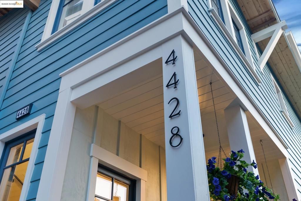 Photo of 4428 Howe St, Oakland, CA 94611 (MLS # 41119468)