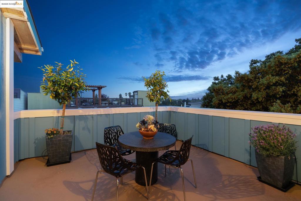 PIEDMONT AVENUE - Residential