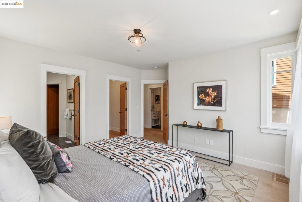 PIEDMONT AVENUE - Residential