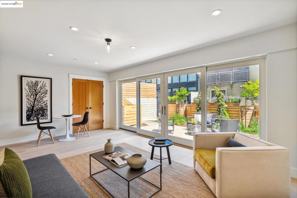 PIEDMONT AVENUE - Residential