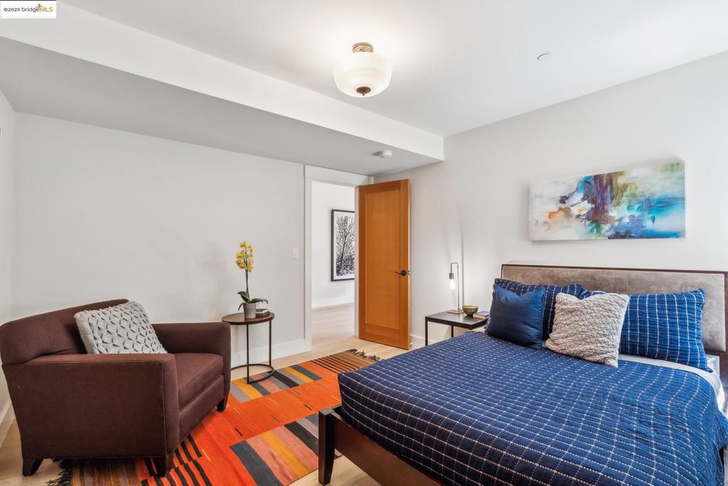 PIEDMONT AVENUE - Residential