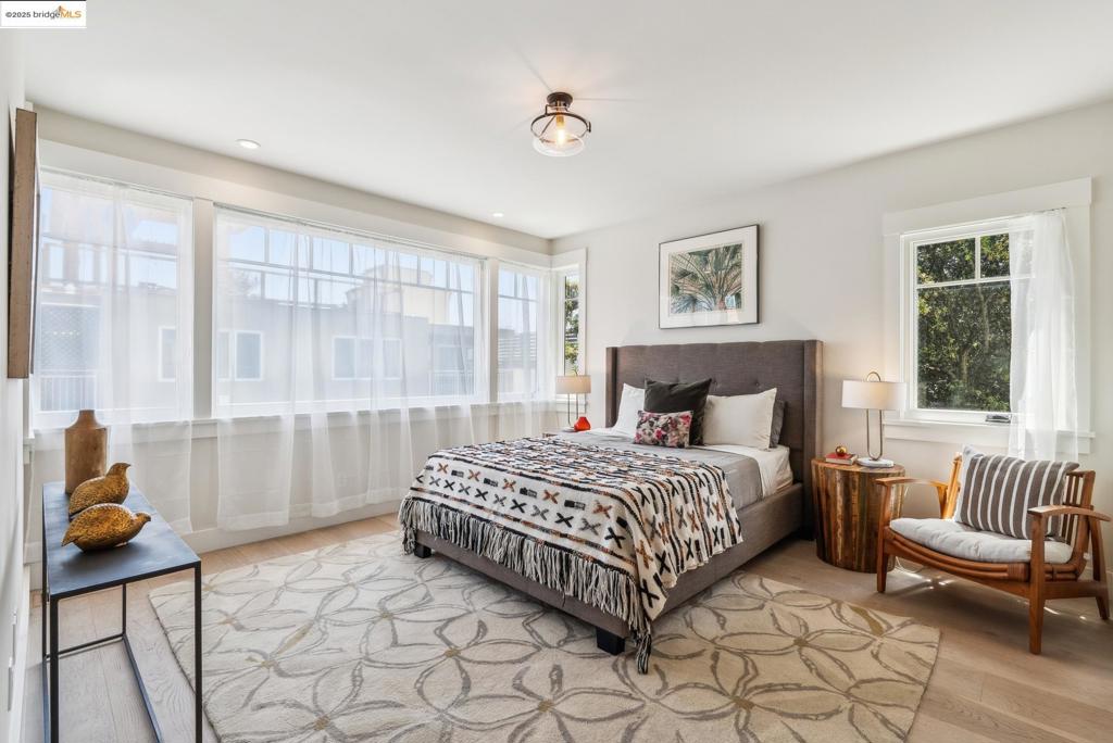 PIEDMONT AVENUE - Residential