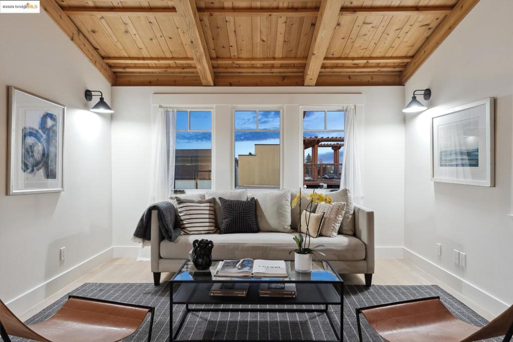 PIEDMONT AVENUE - Residential