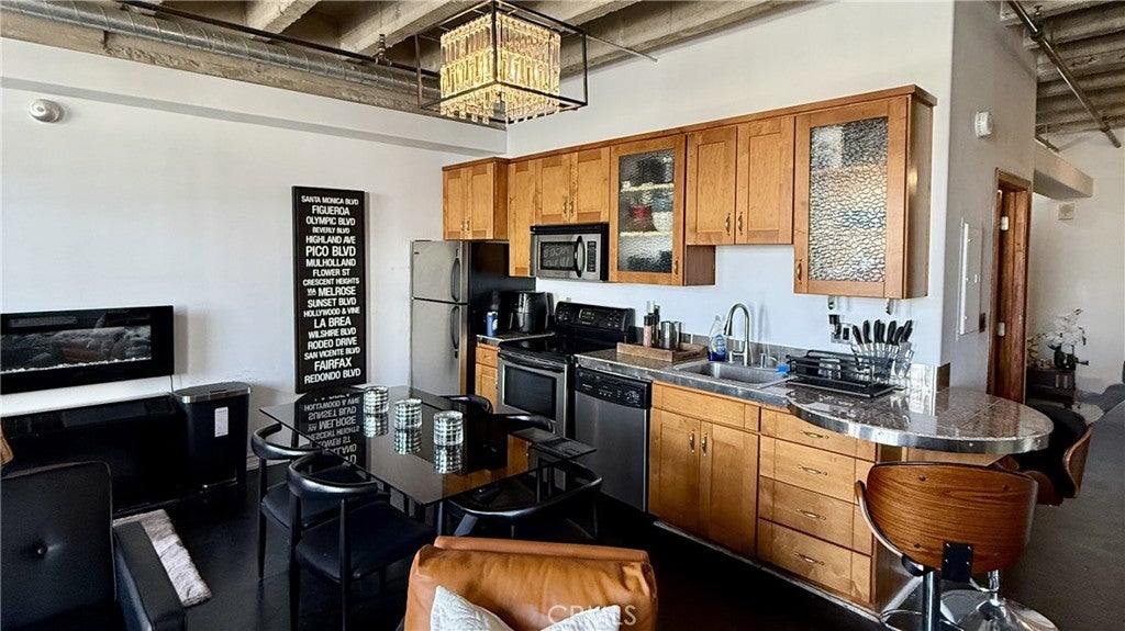 312 W 5th St 1022, Los Angeles CA 90013