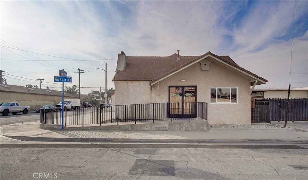 17303 Roseton