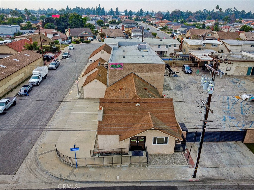 17303 Roseton