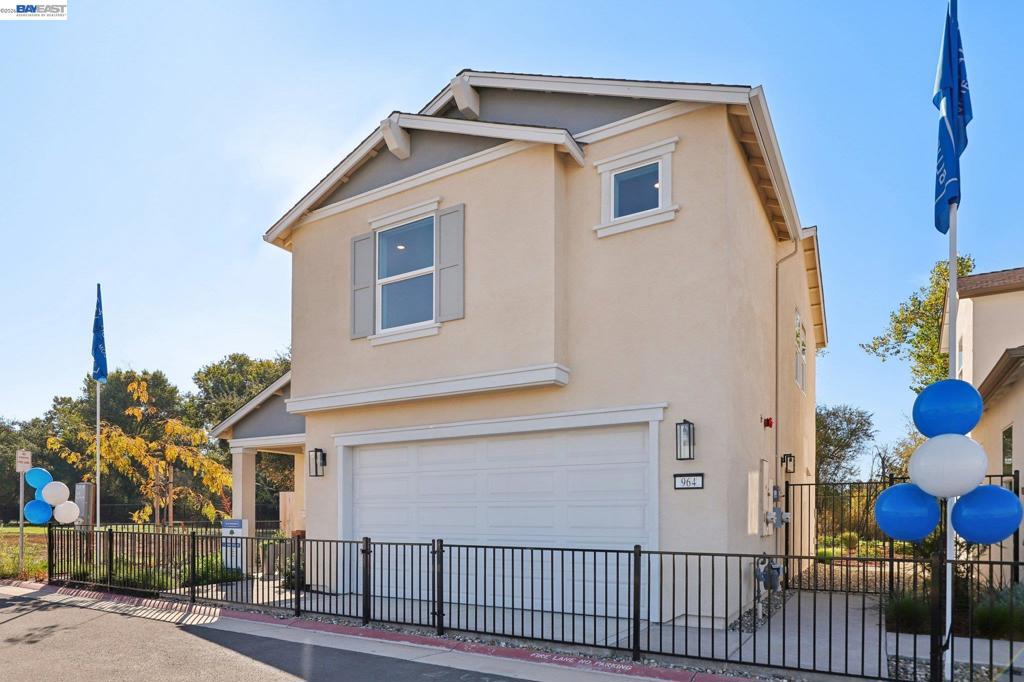 856 Pecan Tree Ln