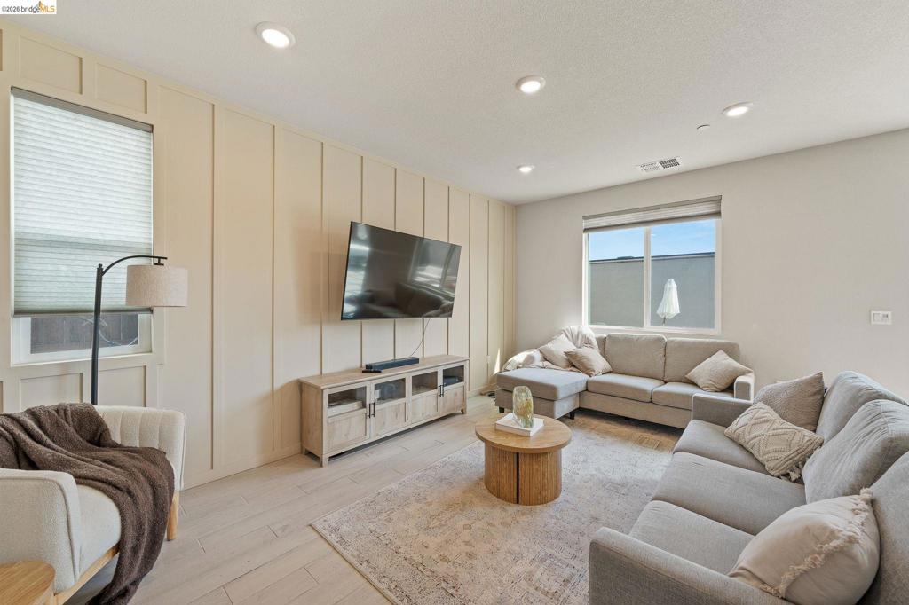 916 Diego Dr