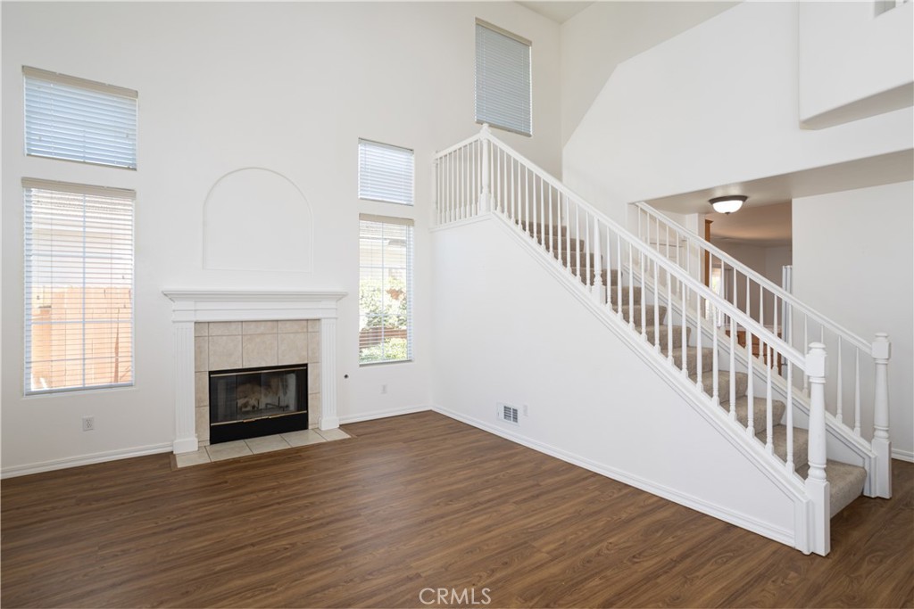 2501 Ellen Lane