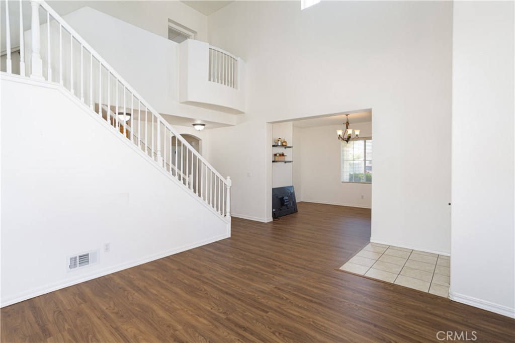2501 Ellen Lane