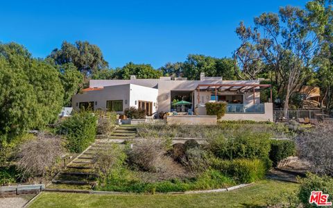 Photo of 6315 Gayton Place, Malibu, CA 90265 (MLS # 25628629)