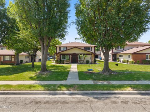 Photo of 1124 W Calle Del Sol #1, Azusa, CA 91702 (MLS # P1-27154)