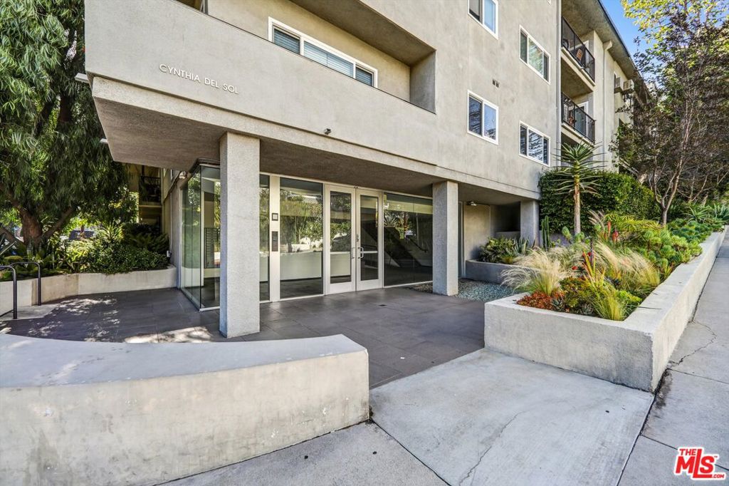 9005 Cynthia Street 102