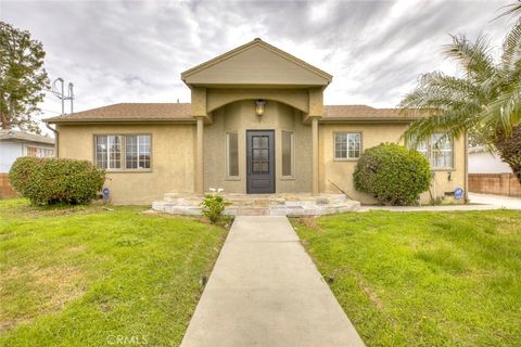 Photo of 6622 Varna Ave, Van Nuys, CA 91401 (MLS # GD26042073)