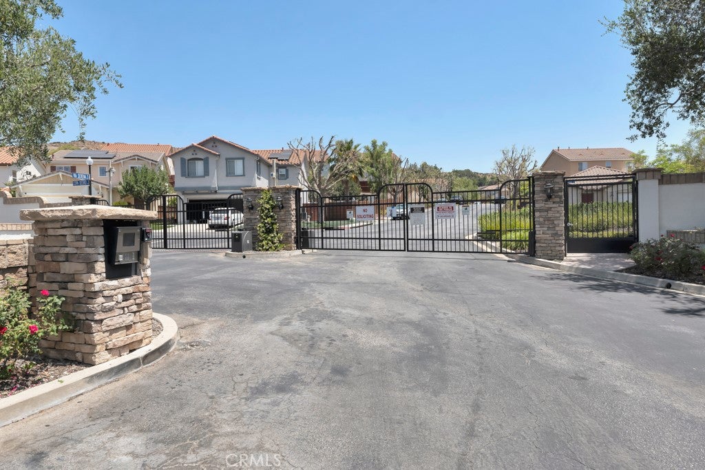 13254 La Tierra Way