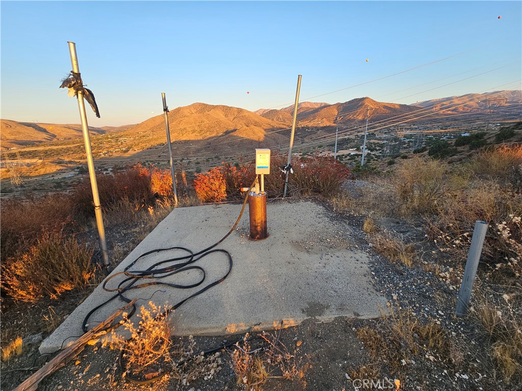 Great opportunity to build your dream home or ranch that is nestled in the hills near the Angeles Forest Highway that is very close to the 14 freeway and Sierra highway. This property provides a serene, secluded setting with panoramic views of the surrounding mountains. The property also features a fresh-water well. It's an ideal opportunity for someone looking to build a new home or ranch with privacy and scenic views.