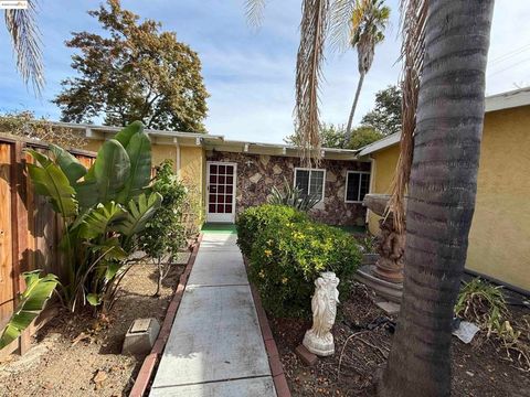 Photo of 1735 David Ave Ave, Concord, CA 94518 (MLS # 41115720) Photo of 1735 David Ave Ave, Concord, CA 94518 (MLS # 41115720)