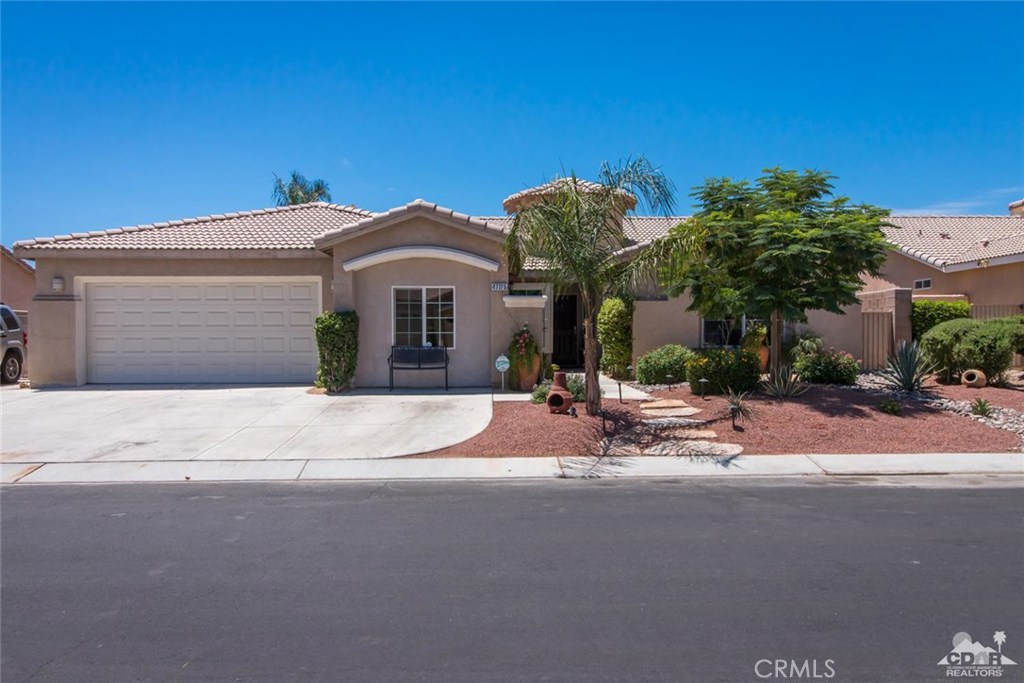 Las Brisas North - Residential