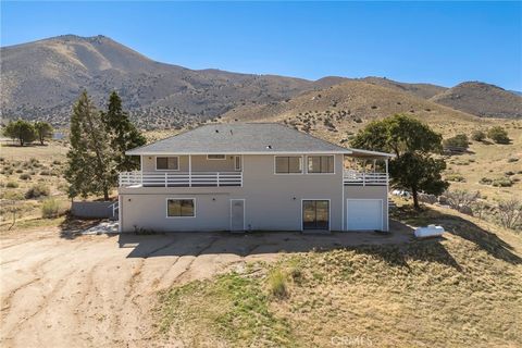 Photo of 4921 Bella Vista Dr, Weldon, CA 93283 (MLS # NS26031069)