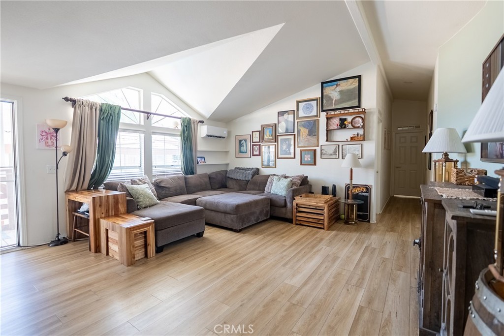 201 W Collins Avenue 17