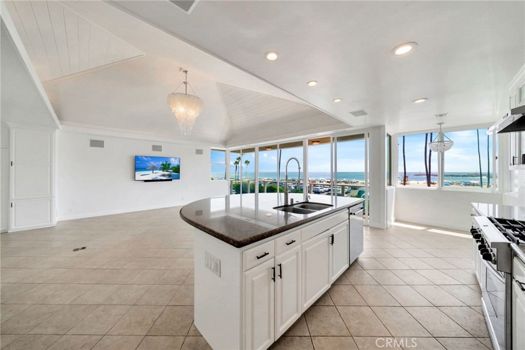 Corona del Mar South of PCH (CDMS) - Residential Lease