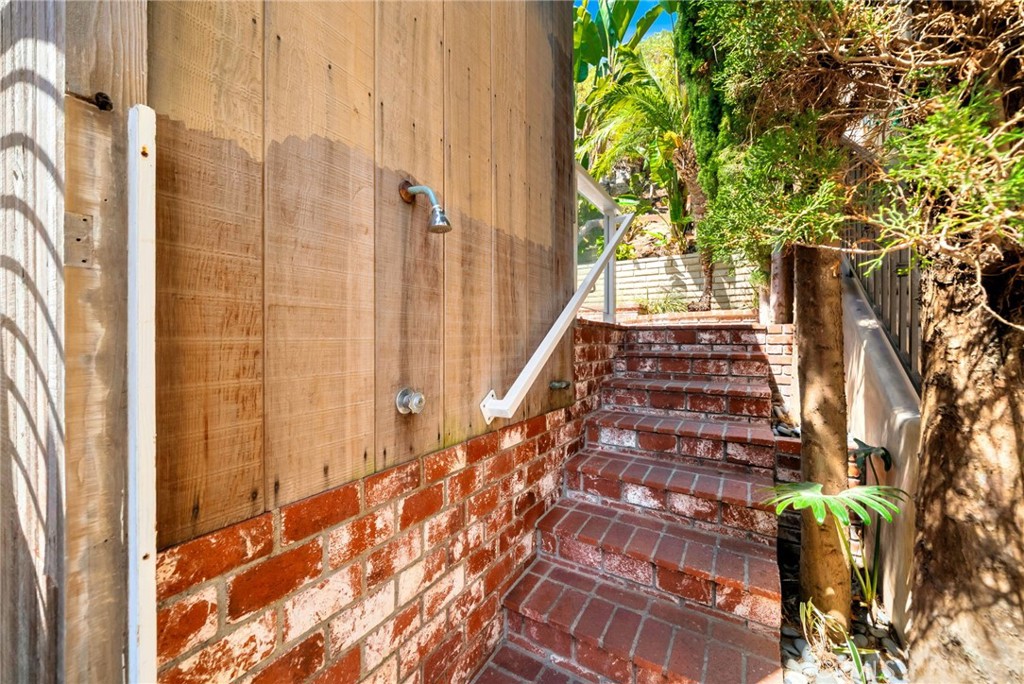 Corona del Mar South of PCH (CDMS) - Residential Lease