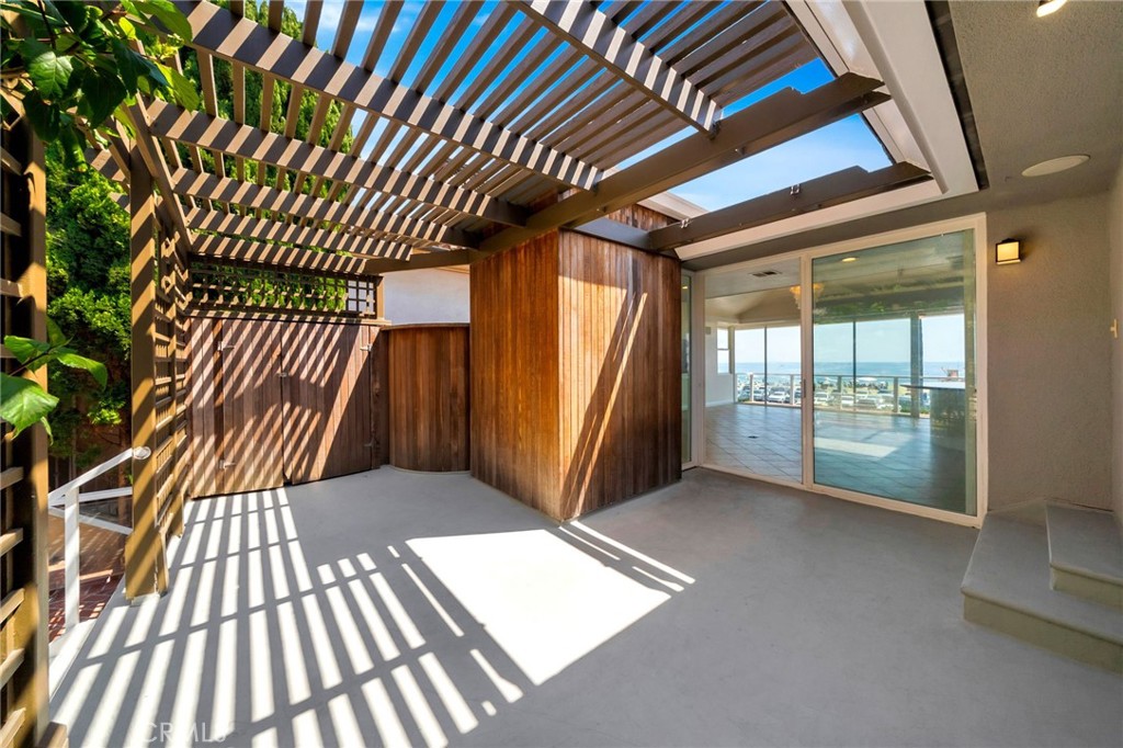 Corona del Mar South of PCH (CDMS) - Residential Lease