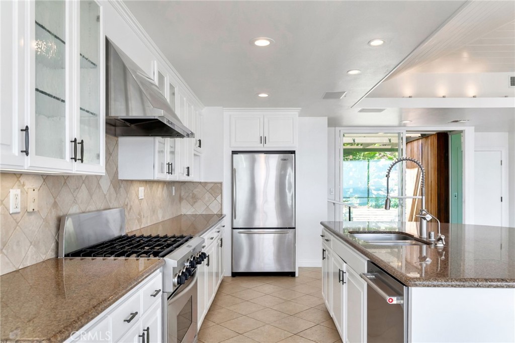 Corona del Mar South of PCH (CDMS) - Residential Lease