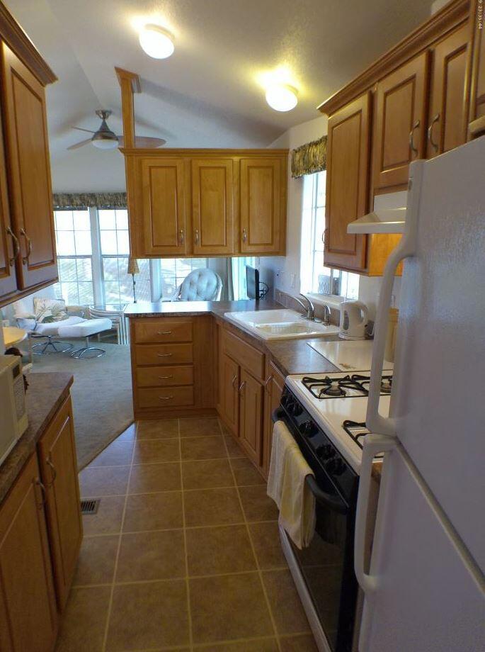 Rancho Casa Blanca - Manufactured In Park
