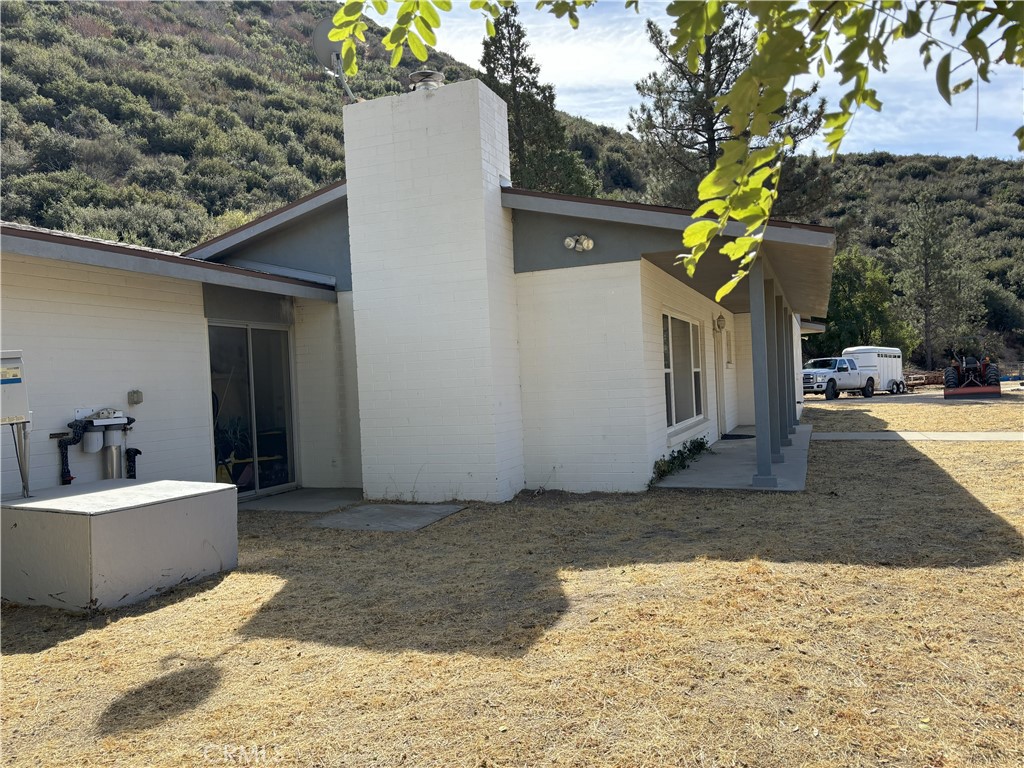 42930 Lake Hughes Road